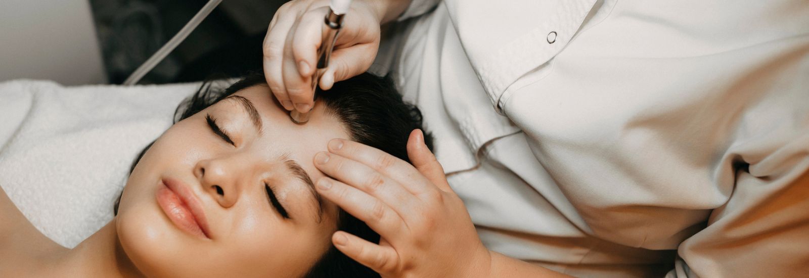 Microneedling For Acne Scars: Is This The Best Solution?